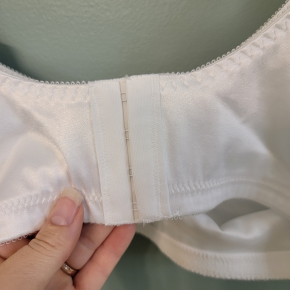 Bali Beautifully You‎ Collection 3820 Support Wireless White Bra Womens 40C New - Picture 8 of 10